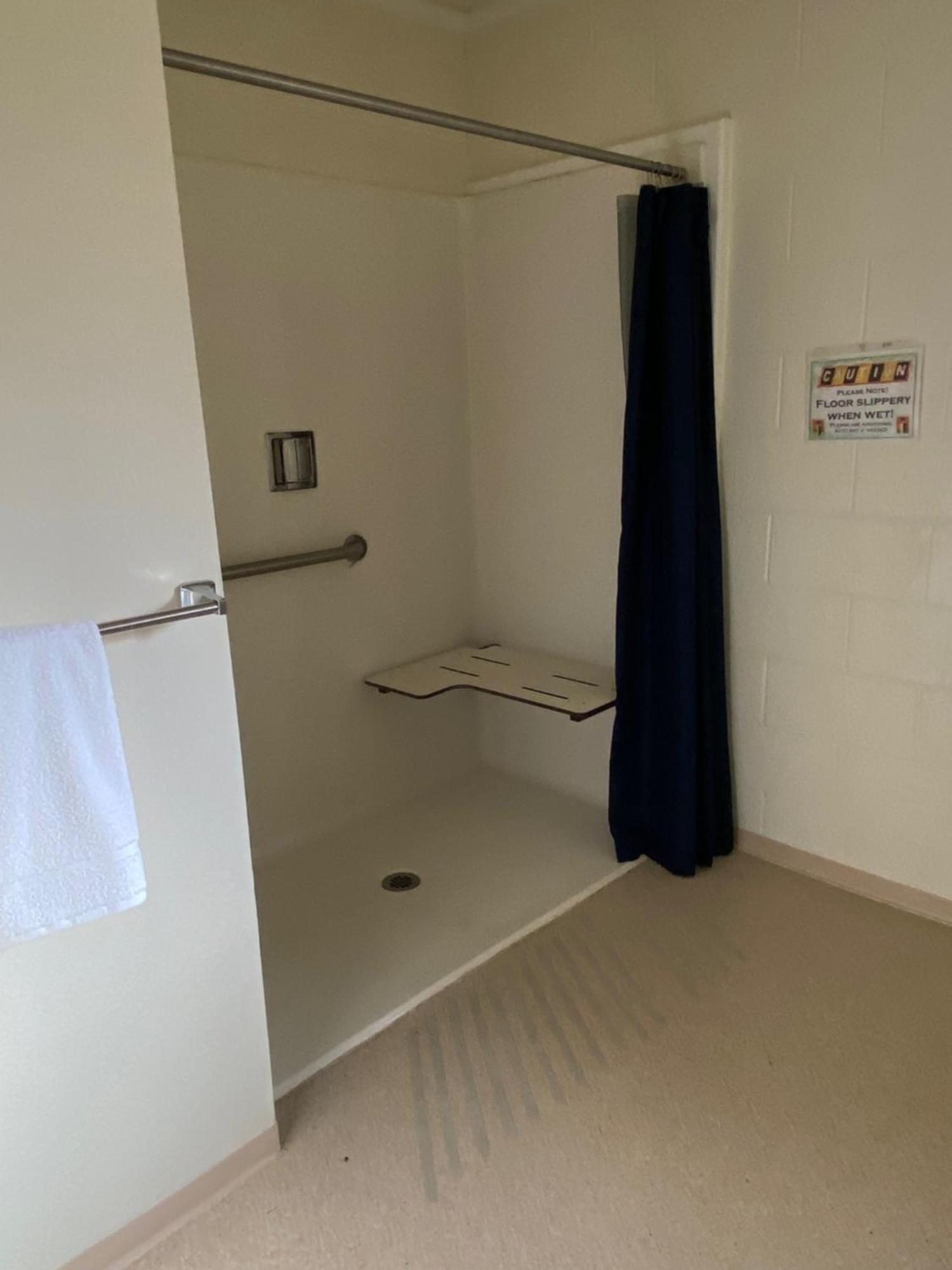 Forest Lodge Motel Happy Camp Экстерьер фото